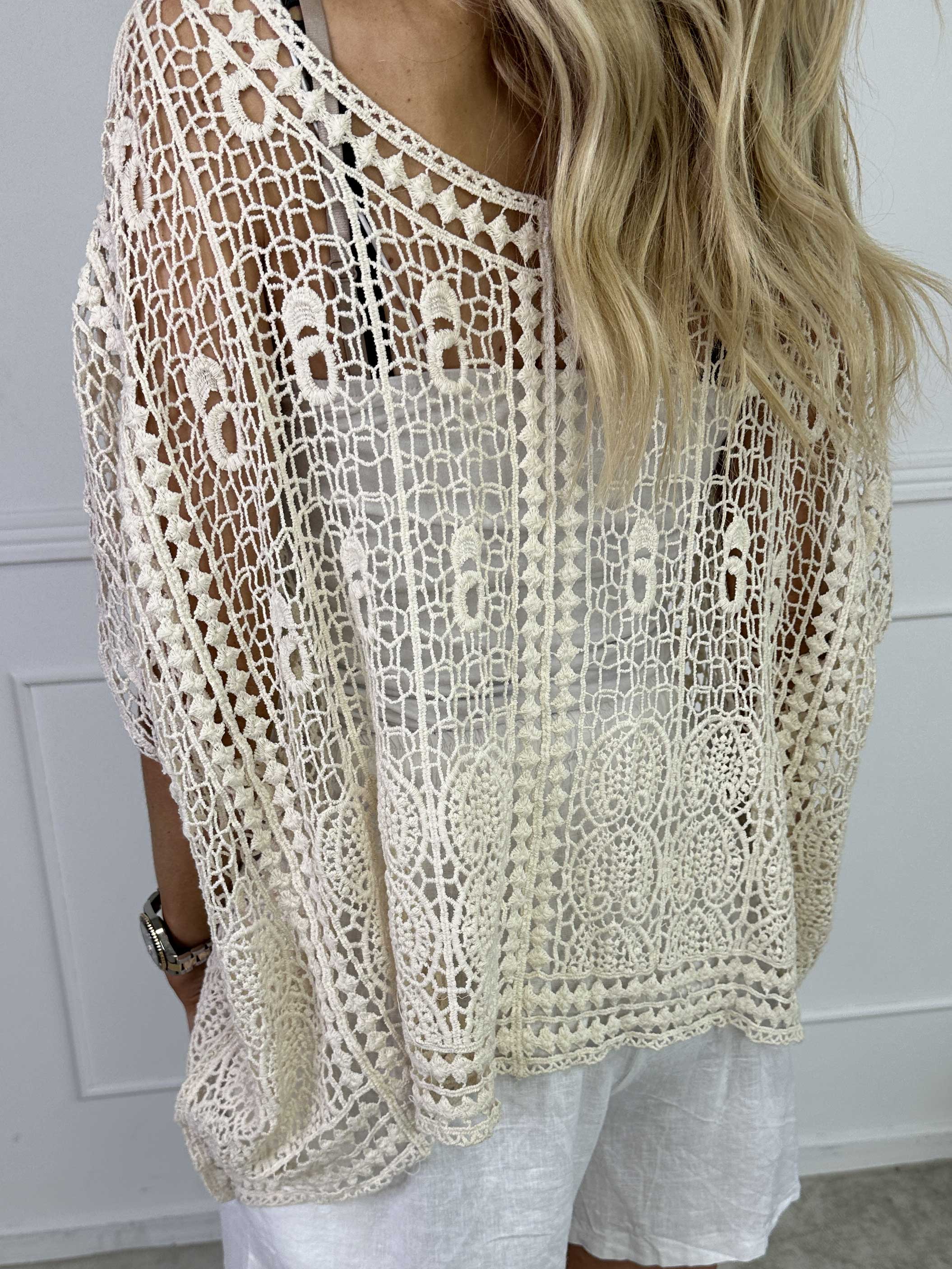 Missandei - Sød hæklet bluse i bomuld med hulmønster